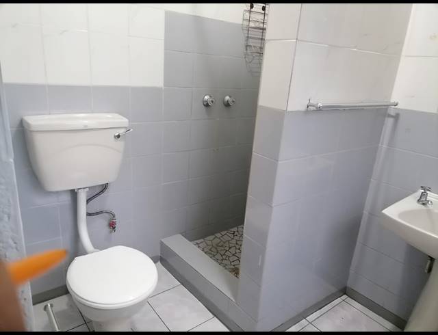 4 BEDROOM HOUSE FOR SALE IN GEELHOUTPARK